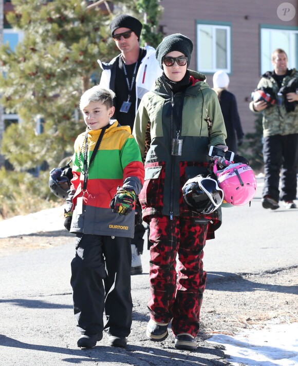 Gwen Stefani fait du ski en famille avec son mari Gavin Rossdale et leurs enfants Zuma, Kingston et Apollo dans la station de ski de Mammoth Mountain en Californie, le 2 janvier 2015
