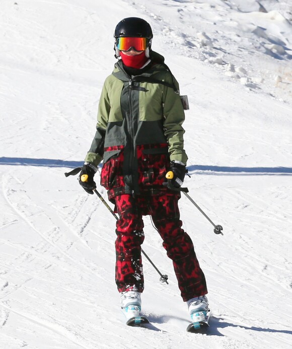 Gwen Stefani fait du ski en famille avec son mari Gavin Rossdale et leurs enfants Zuma, Kingston et Apollo dans la station de ski de Mammoth Mountain en Californie, le 2 janvier 2015