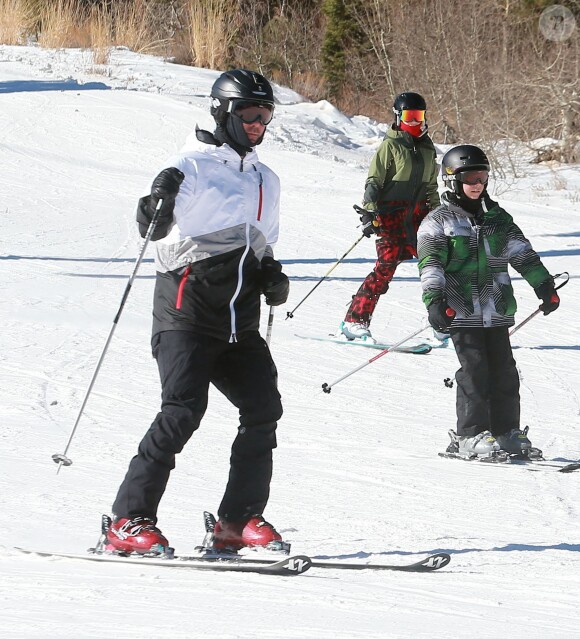 Gwen Stefani fait du ski en famille avec son mari Gavin Rossdale et leurs enfants Zuma, Kingston et Apollo dans la station de ski de Mammoth Mountain en Californie, le 2 janvier 2015