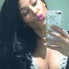 Ayem Nour souhaite une bonne année 2015 à ses followers avec un décolleté indécent, le 3 janvier 2015