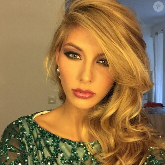 Camille Cerf dévoile son nouveau look pour l'élection de Miss Univers. Janvier 2015.