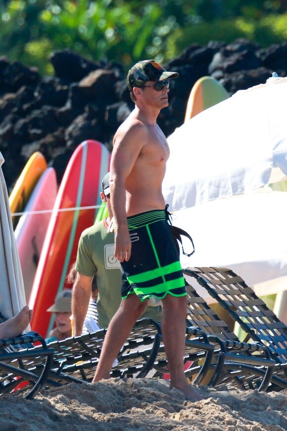 Rob Lowe est monté sur un jet ski afin d'aider à chercher et récupérer les victimes d'un accident de voilier qui s'est produit à Hawaï où l'acteur passait quelques jours de vacances, le 4 janvier 2015 