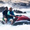 L'acteur Rob Lowe est monté sur un jet ski afin d'aider à chercher et récupérer les victimes d'un accident de voilier qui s'est produit à Hawaï où il  passait quelques jours de vacances, le 4 janvier 2015
