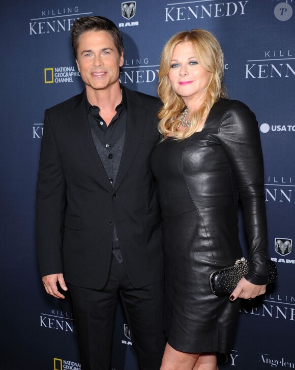 Rob Lowe et Sheryl Berkoff a la premiere du film "Killing Kennedy" au cinema Saban a Los Angeles. Le 4 novembre 2013 