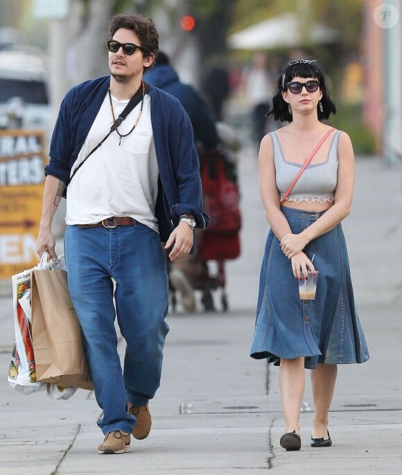 Katy Perry et son petit ami John Mayer se baladent à Hollywood le 16 février 2014