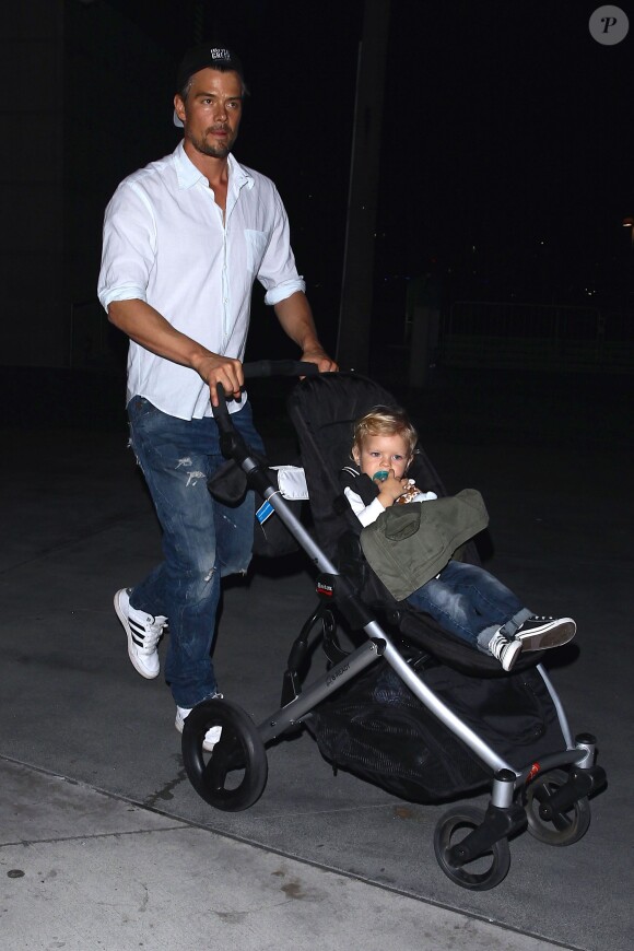 Exclusive - Le mari de Josh Duhamel se rend au Staples Centers pour le match des Lakers contre les Clippers le 7 janvier 2015