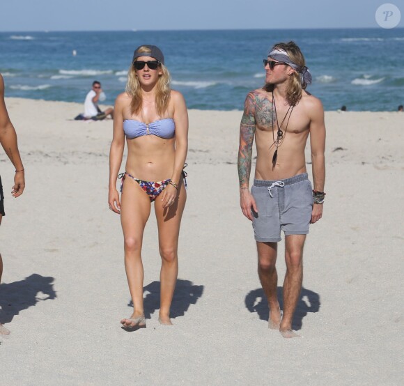 Ellie Goulding et son compagnon Dougie Poynter en vacances à Miami à la plage le 5 janvier 2015 
