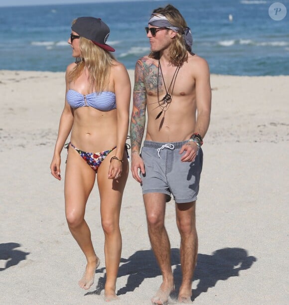 Ellie Goulding et son compagnon Dougie Poynter en vacances à Miami à la plage le 5 janvier 2015 january 05  