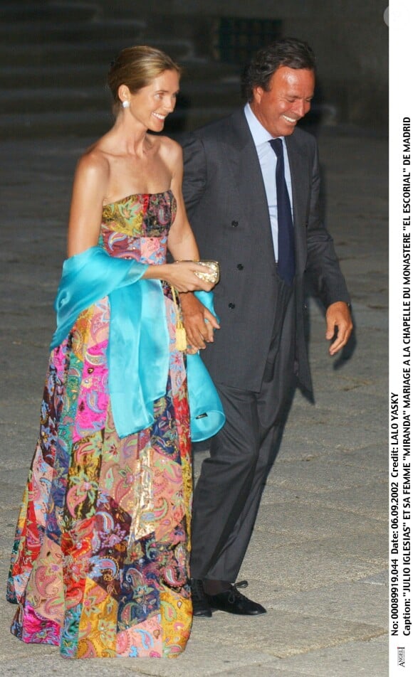 Julio Iglesias et sa femme Miranda Rijnsburger à Madrid en 2002