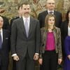 Le roi Felipe Vi et la reine Letizia d'Espagne recevaient le 9 janvier 2015 deux délégations en audience au palais de la Zarzuela, à Madrid, pour ponctuer leur semaine de rentrée.