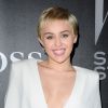 Miley Cyrus pose au photocall de la soirée organisée par W Magazine à Los Angeles, le vendredi 9 janvier 2015.
