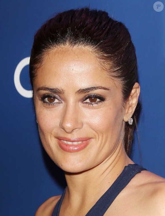 Salma Hayek lors de la soirée Sean Penn & Friends Help Haiti Home Gala au Beverly Hills Hotel à Los Angeles, le 10 janvier 2015.