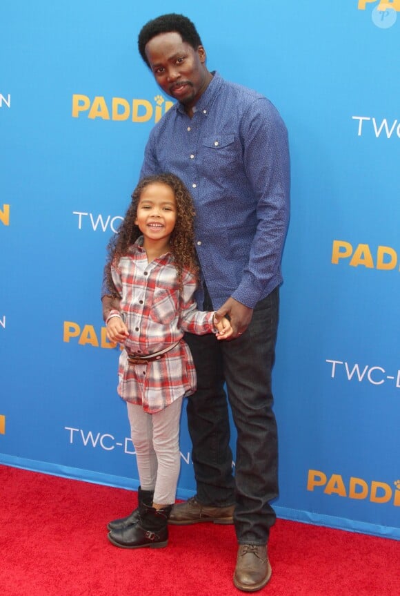 Harold Perrineau Jr. et sa fille à la Première du film "Paddington" au Chinese Theatre à Hollywood. Le 10 janvier 2015 