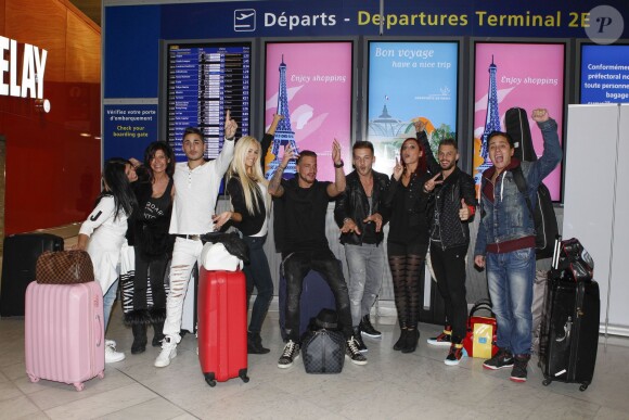 Nathalie, Jessica, Coralie, Barbara, Vivian, Jo Soul, Steven, Micha, Raphael - Départs des "Anges 7" pour le Brésil le samedi 10 et le dimanche 11 janvier.
