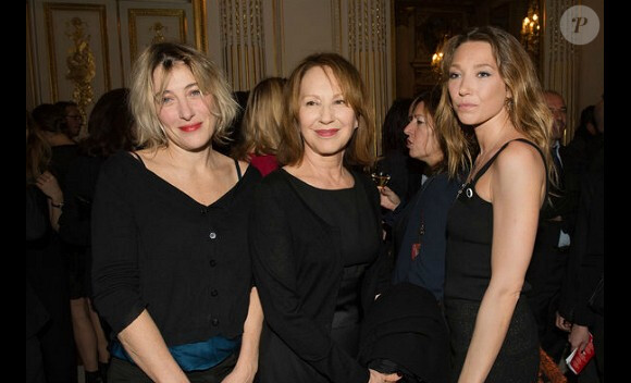 Valérie Bruni-Tedeschi, Nathalie Baye et Laura Smet à la soirée des Révélations 2015, Paris, le 12 janvier 2015.