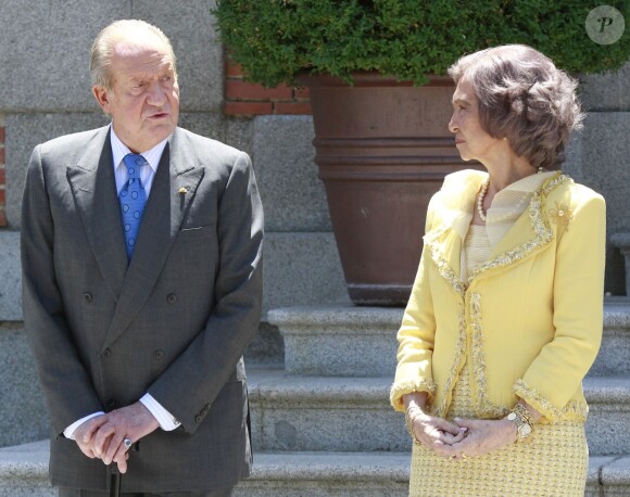 Le roi Juan Carlos Ier d'Espagne et la reine Sofia d'Espagne lors de la réception du président du Mexique Enrique Pena Nieto et sa femme Angelica Rivera au palais du Pardo à Madrid le 9 juin 2014.