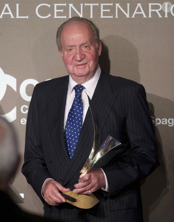 Le Juan Carlos d'Espagne reçoit le prix "Tiepolo 2014" à l'ambassade d'Italie à Madrid. Le 16 décembre 2014