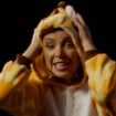 Dannii Minogue, délirante en girafe : Un clip malin et urgent !