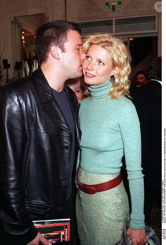 Ben Affleck et Gwyneth Paltrow lors du défilé Christian Dior 1999 à Paris
