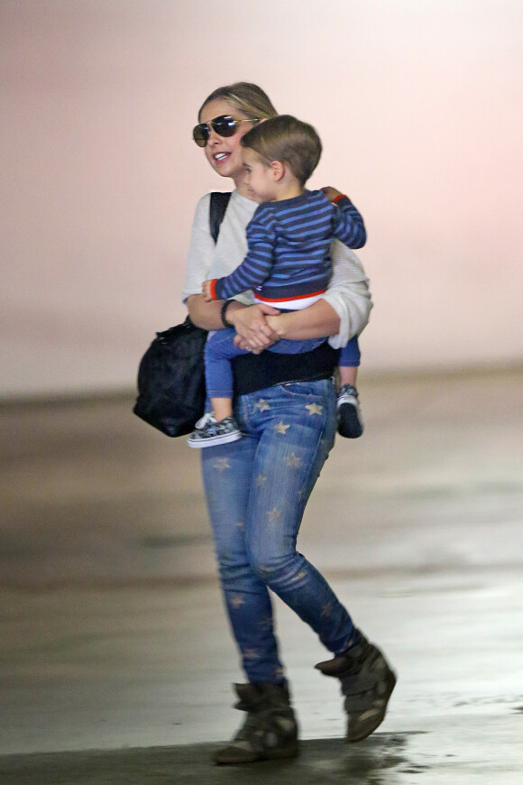 La star Sarah Michelle Gellar et son fils Rocky à Brentwood, Los Angeles, le 14 janvier 2015