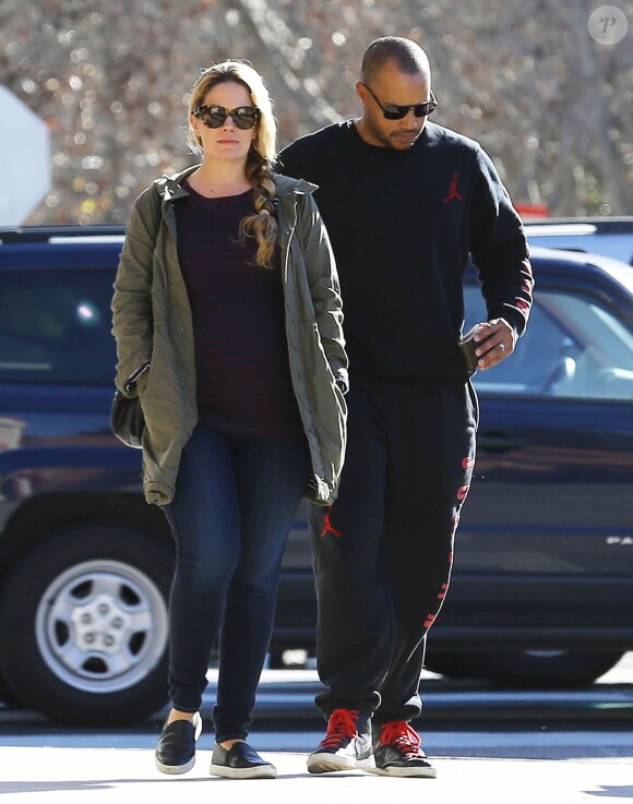 Donald Faison et sa femme Cacee Cobb enceinte vont déjeuner au restaurant à Studio City, le 14 janvier 2015.  