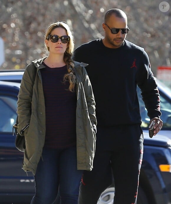 Donald Faison et sa femme Cacee Cobb enceinte vont déjeuner au restaurant à Studio City, le 14 janvier 2015.  