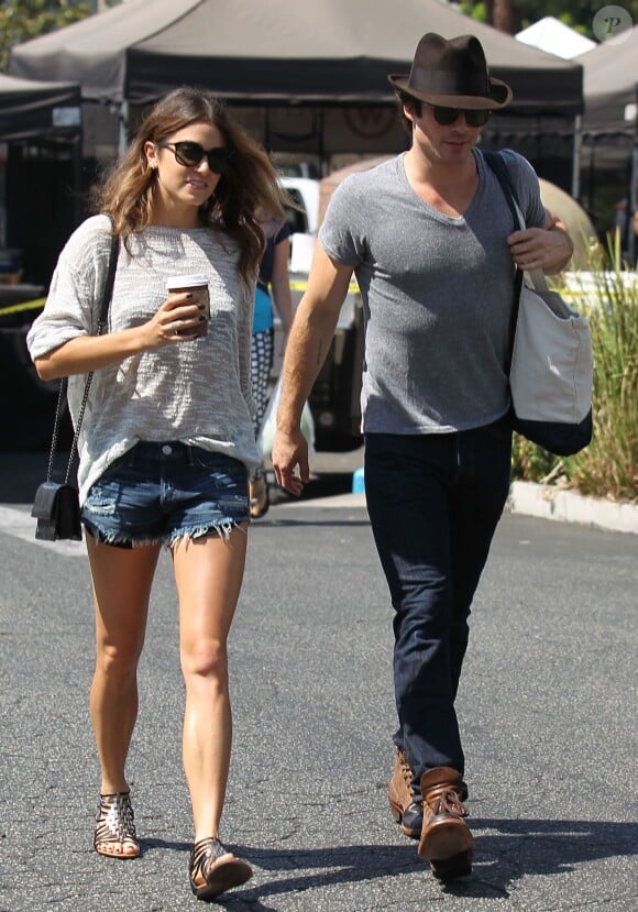Nikki Reed et son petit-ami Ian Somerhalder au Farmers Market à Studio City, le 10 août 2014.  