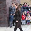 La duchesse Catherine de Cambridge, enceinte de six mois, rencontrait le 16 janvier 2015 des familles d'accueil et des enfants placés de The Fostering Network, à Islington, dans le nord du Grand Londres.