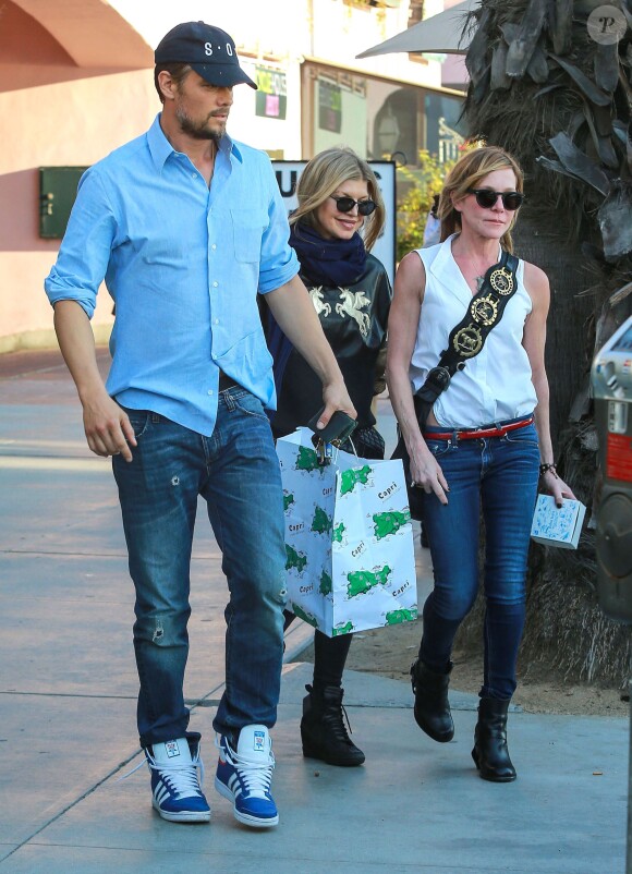 Fergie et son compagnon Josh Duhamel vont déjeuner avec des amis à Santa Monica, le 17 janvier 2015.