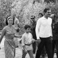 Omar Sharif et son épouse Faten Hamama, aux côtés de leur fils Tarek, en 1965, sur le tournage du Docteur Jivago