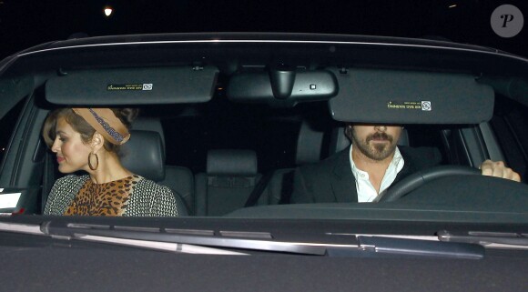 Ryan Gosling et Eva Mendes partant du théâtre où ils sont allés voir Don Rickers à Beverly Hills le 17 janvier 2015