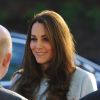 Kate Middleton, enceinte, rencontrait le 19 janvier 2015 des membres de l'association Family Friends avant d'inaugurer la Kensington Aldridge Academy, une nouvelle école dans le quartier de North Kensington.