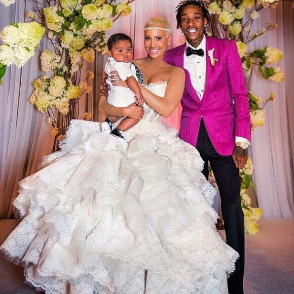Amber Rose, Wiz Khalifa et leur fils Sebastian lors de leur mariage, à Pittsburg. Août 2013.