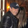 Exclusif - Antonio Banderas et sa compagne Nicole Kimpel arrivent à leur hôtel à Madrid en Espagne le 19 janvier 2015.