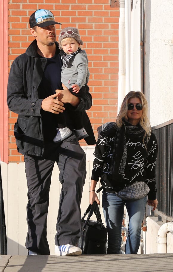 Exclusif - Josh Duhamel, Fergie et leur fils Axl vont prendre le petit-déjeuner à Santa Monica le 3 janvier 2015  