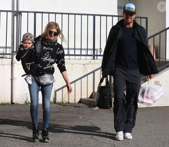 Exclusif - Josh Duhamel, Fergie et leur fils Axl vont prendre le petit-déjeuner à Santa Monica le 3 janvier 2015 