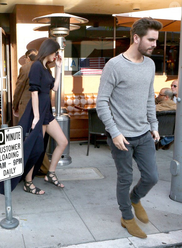 Exclusive - Kendall Jenner fait du shopping avec Scott Disick, compagnon de sa demi-soeur Kourtney Kardashian. Beverly Hills, Los Angeles, le 21 janvier 2015.