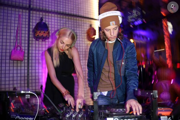 Les DJ DJane Housekat et Mosey (aka Pierre Sarkozy) animent la soirée d'ouverture du nouveau magasin MCM à Berlin. Le 21 janvier 2015.
