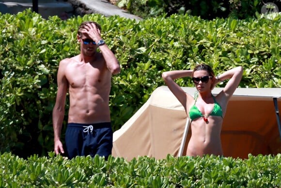 Abbey Clancy et son mari Peter Crouch en vacances à Maui, le 6 juin 2014.