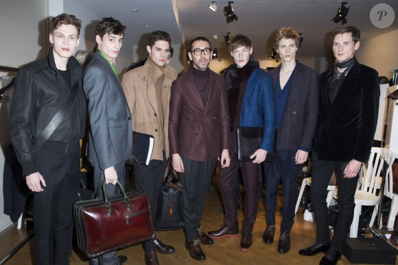 Alessandro Sartori et ses modèles au défilé de mode hommes Berluti collection prêt-à-porter Automne Hiver 2015/2016 à Paris, le 23 janvier 2015 