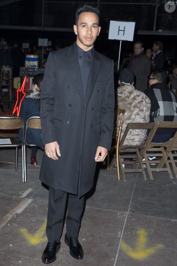 Lewis Hamilton au défilé de mode hommes Givenchy collection prêt-à-porter Automne Hiver 2015/2016 à Paris, le 23 janvier 2015 