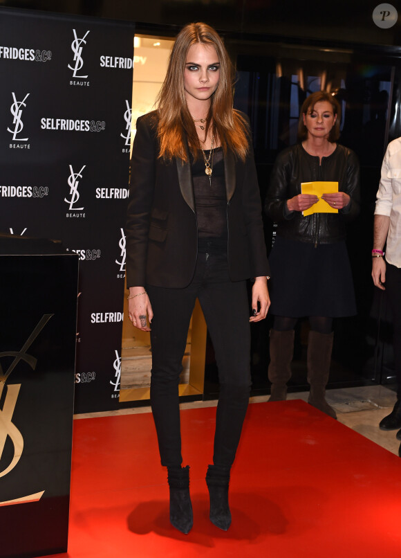 Cara Delevingne, égérie beauté d'Yves Saint Laurent, à Londres le 20 janvier 2015.