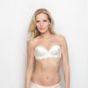 Petra Nemcova, nouvelle égérie d'Ultimo, prête son visage et son corps de rêve à la collection printemps-été 2015 de la marque de lingerie.