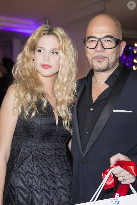 Pascal Obispo et sa compagne Julie Hantson au Dîner de la mode pour le Sidaction au pavillon d'Armenonville à Paris le 29 janvier 2015.  