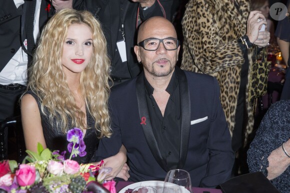Pascal Obispo et sa compagne Julie Hantson au Dîner de la mode pour le Sidaction au pavillon d'Armenonville à Paris le 29 janvier 2015.