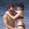 Exclusif - Miley Cyrus et son petit ami Patrick Schwarzenegger s'amusent sur la plage de Maui, le 21 janvier 2015.