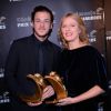 Exclusif - Gaspard Ulliel, Karin Viard - bijoux Van Cleef - avec leurs prix (meilleurs acteur et actrice) lors de la 20e cérémonie des Prix Lumières à l'espace Pierre Cardin à Paris, le 2 février 2015. 