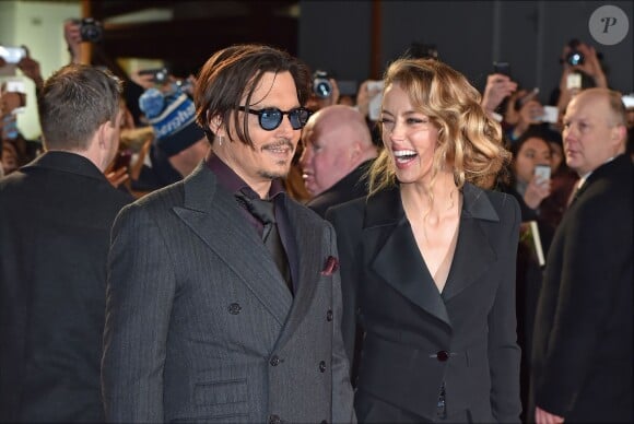 Johnny Depp et sa fiancée Amber Heard - Première du film "Charlie Mortdecai" à l'Empire, Leicester Square, à Londres, le 19 janvier 2015.