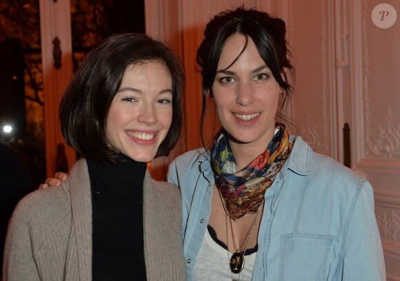 Dorcas Coppin et Julie Fournier participent au cocktail pour fêter le 100e épisode de la série Section de recherches et le lancement de la diffusion de la 9e saison, à Paris, le 5 février 2015.
