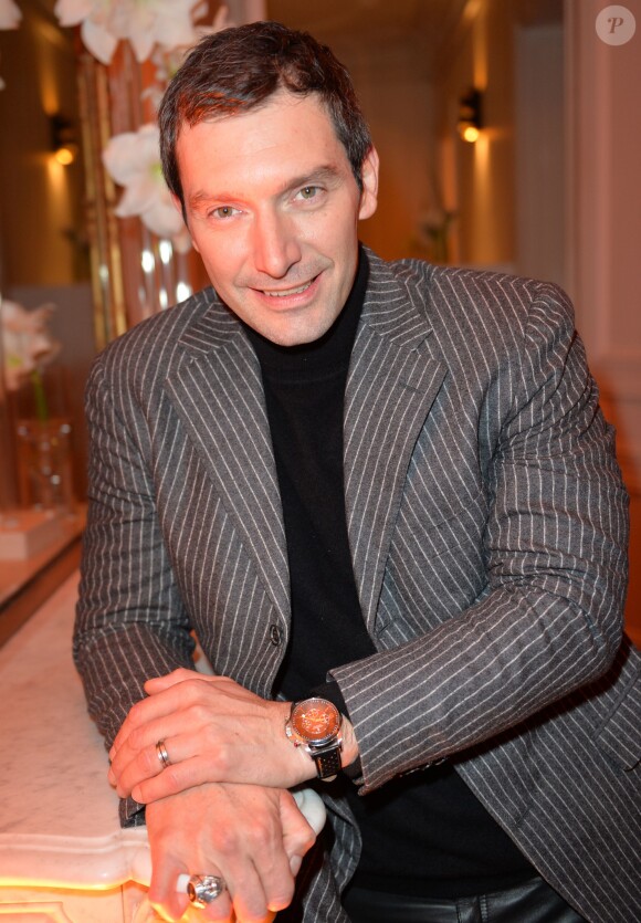 Franck Sémonin participe au cocktail pour fêter le 100e épisode de la série Section de recherches et le lancement de la diffusion de la 9e saison, à Paris, le 5 février 2015.